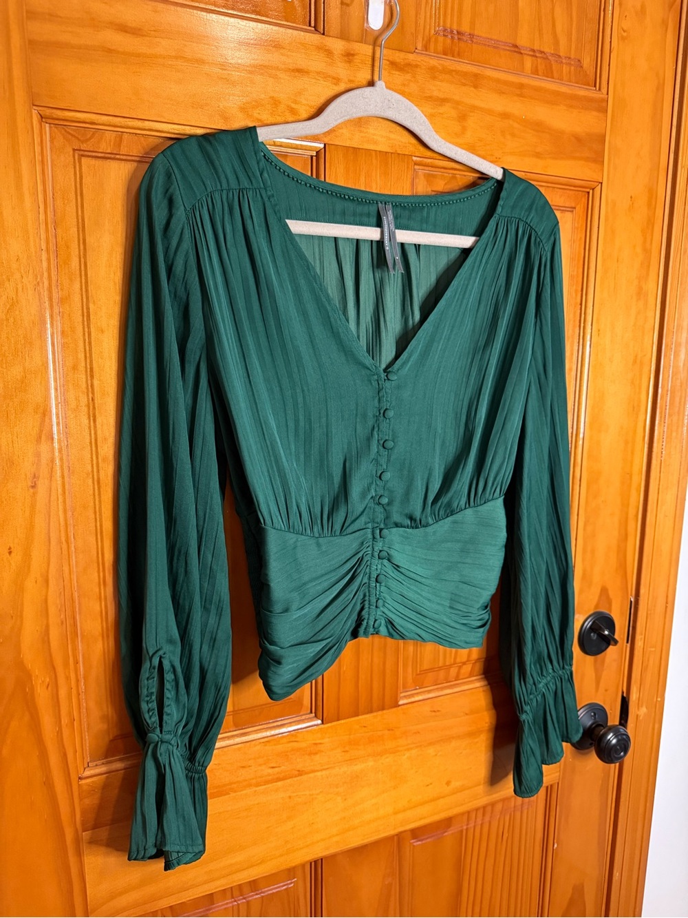 Anthropologie Flowy Satin Long Sleeve Green Blouse Size Medium $98 - Picture 7 of 9
